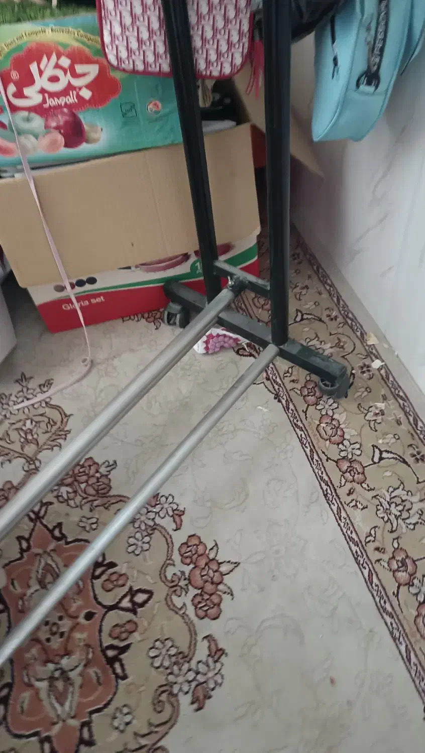 رگال|بندرخت و رخت‌آویز|ارومیه, |دیوار