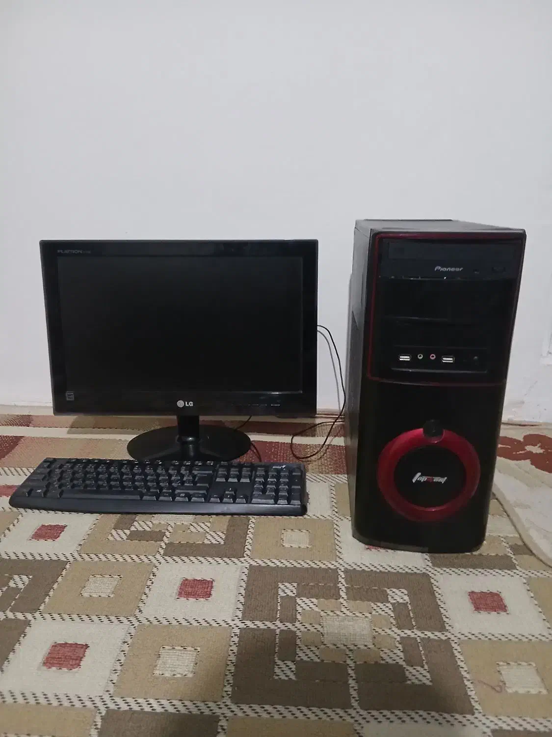 کامپیوتر قدرتمندDDR3 رم 4 هارد 500 مانیتور 19 LED|رایانه رومیزی|زنجان, |دیوار