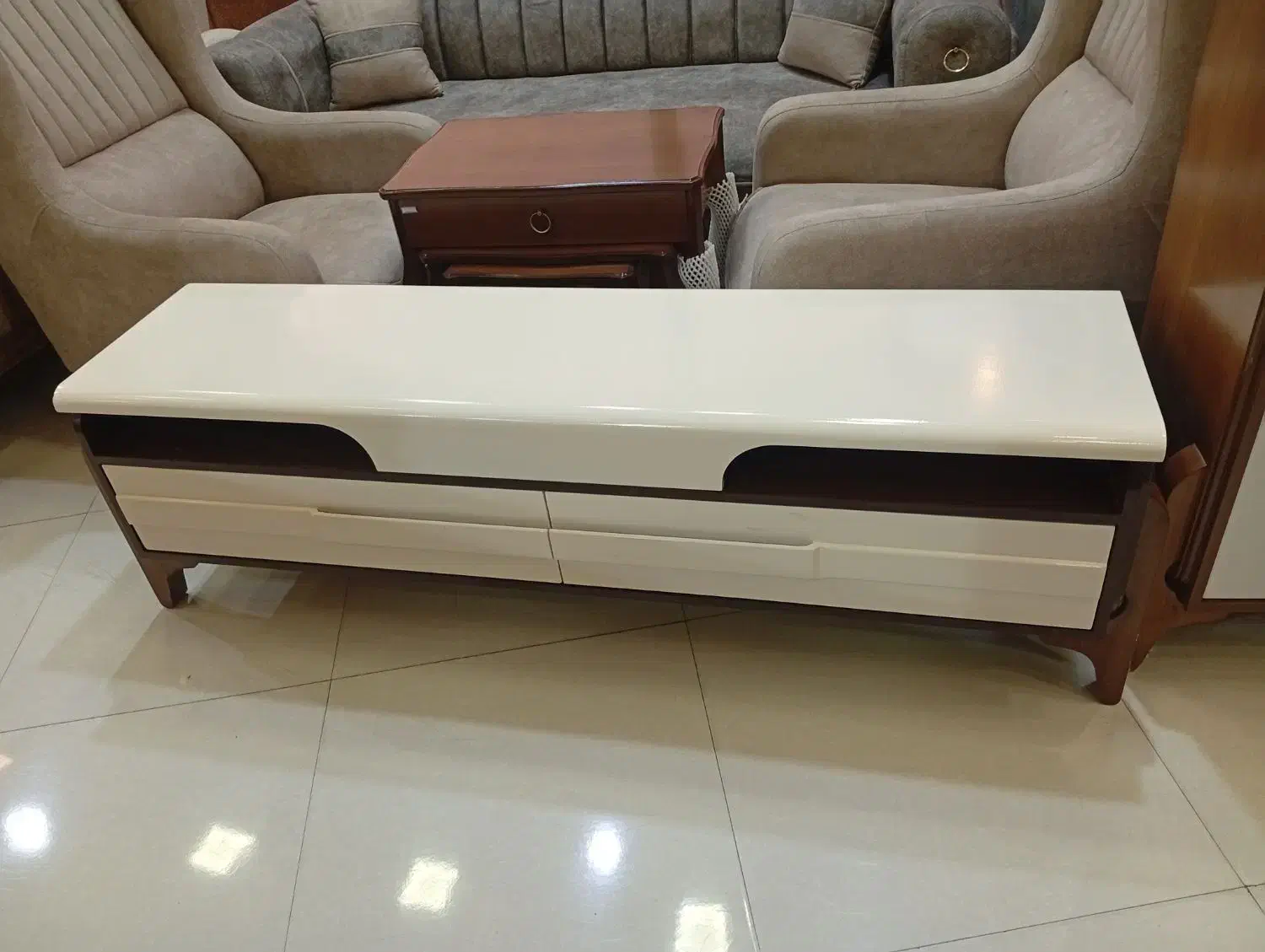 لوازم منزل|میز تلویزیون|بم, |دیوار