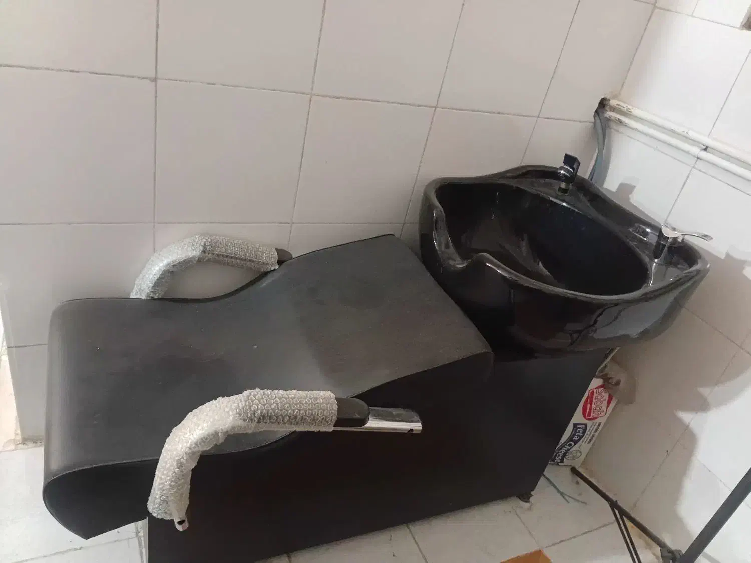 به علت جابه جایی|آرایشگاه و سالنهای زیبایی|سنندج, |دیوار