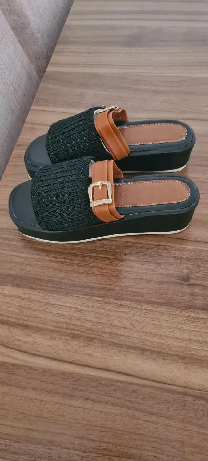 فروش تعدادی صندل جفتی 250به صورت عمده|کیف، کفش، کمربند|شیراز, لاله|دیوار