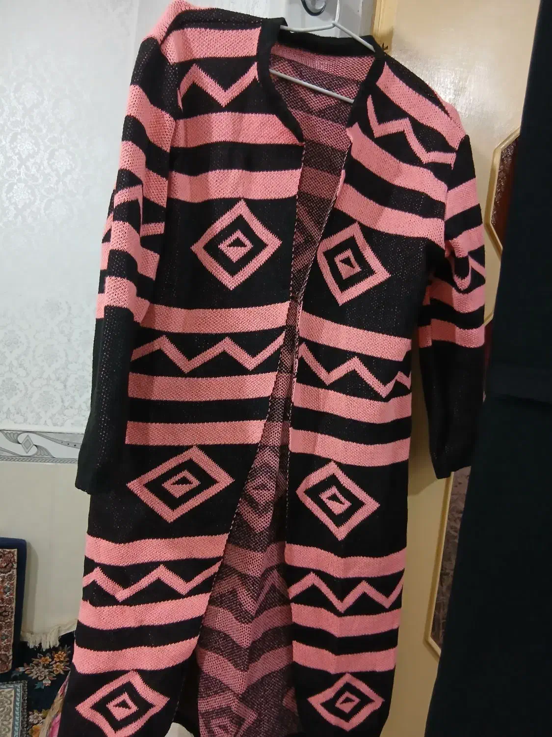 یک عدد بافت|لباس|تویسرکان, |دیوار