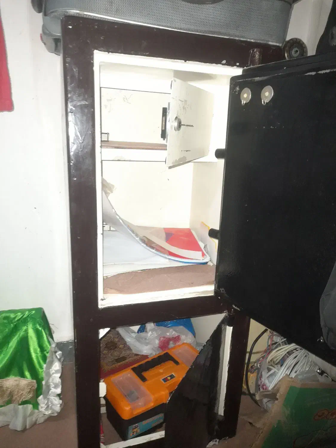 گاوصندوق|ابزارآلات|اردبیل, |دیوار