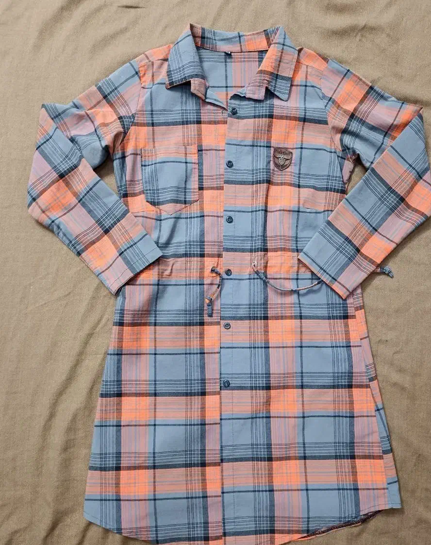 تعدادی مانتو و تونیک|لباس|چابهار, |دیوار