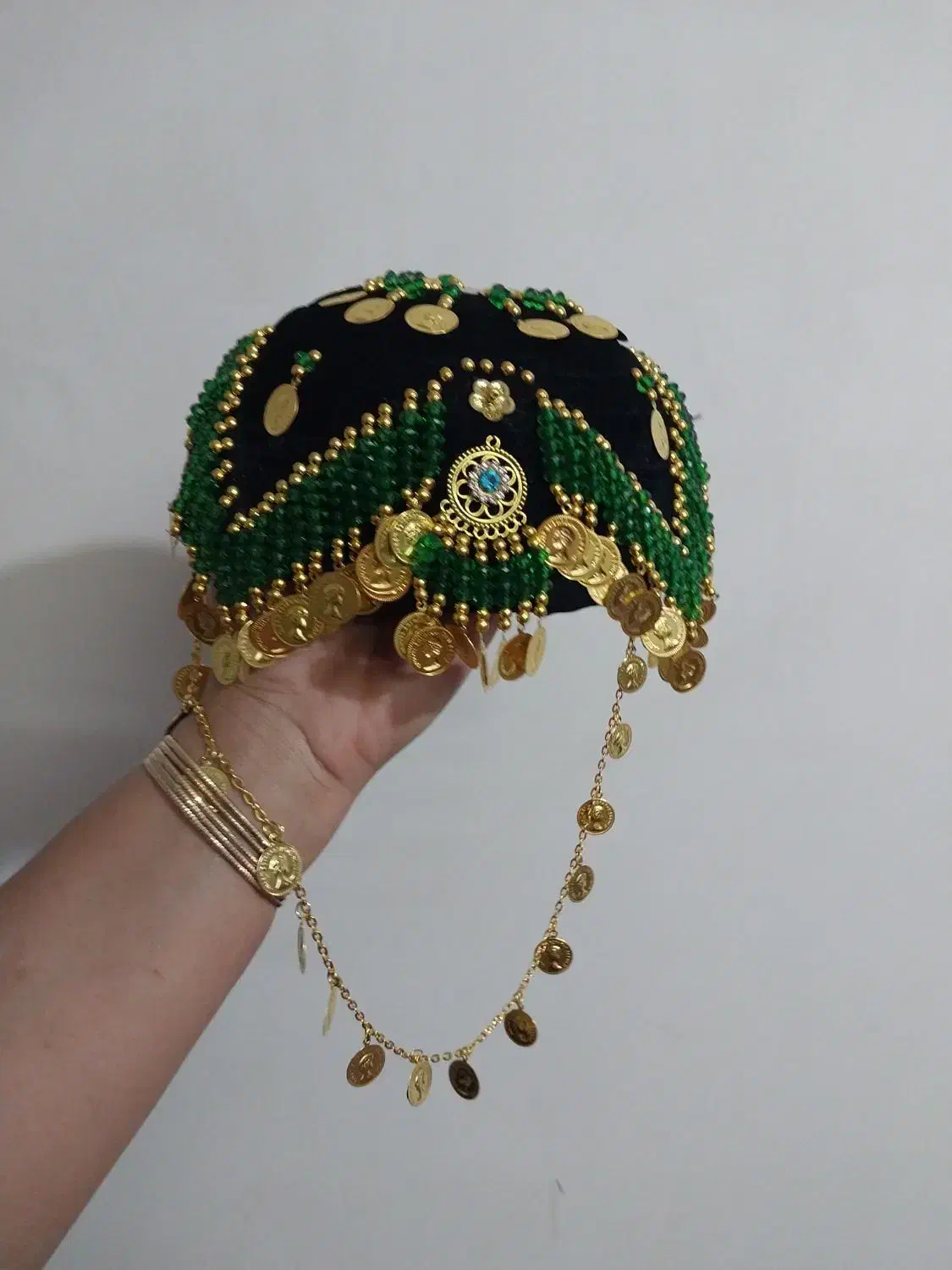 کلاه کوردی مجلسی|لباس|کرمانشاه, |دیوار