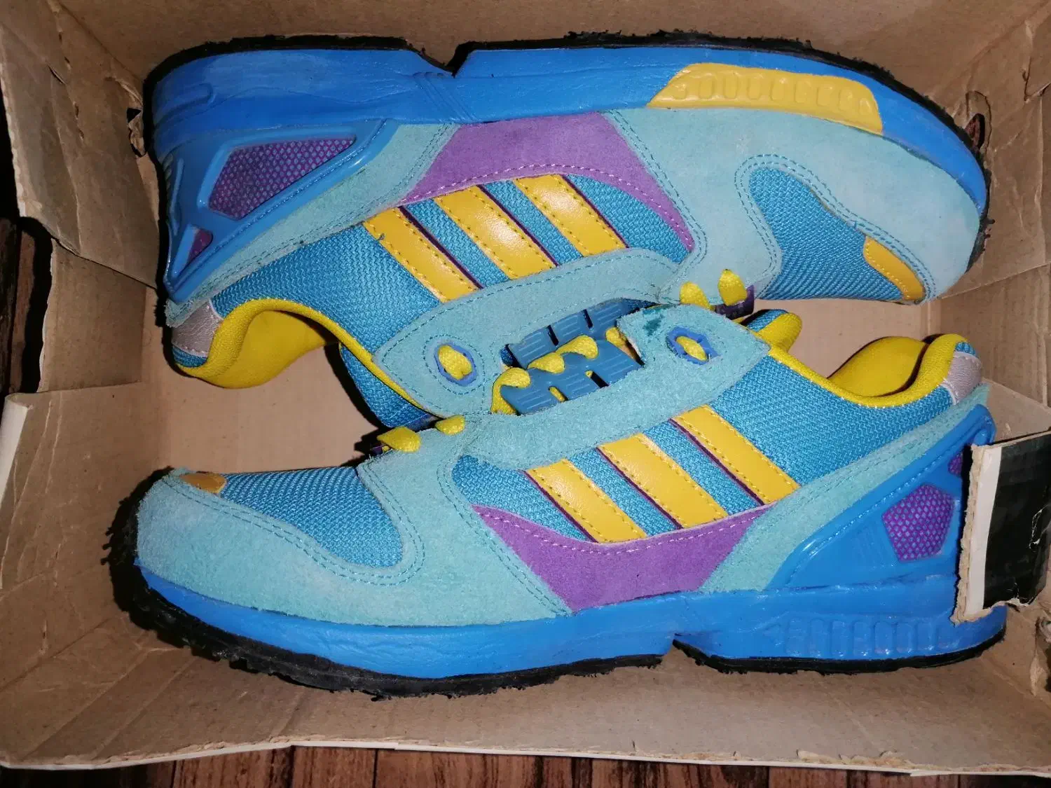 آدیداس فیروزه ای|کیف، کفش، کمربند|شازند, |دیوار