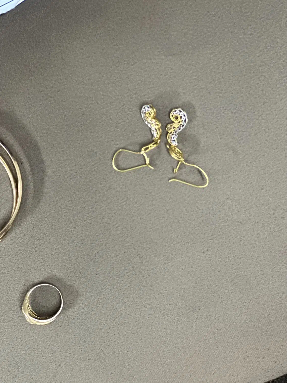 حدود۳۵ گرم طلای بسیار نو|جواهرات|مشهد, شهید آوینی|دیوار