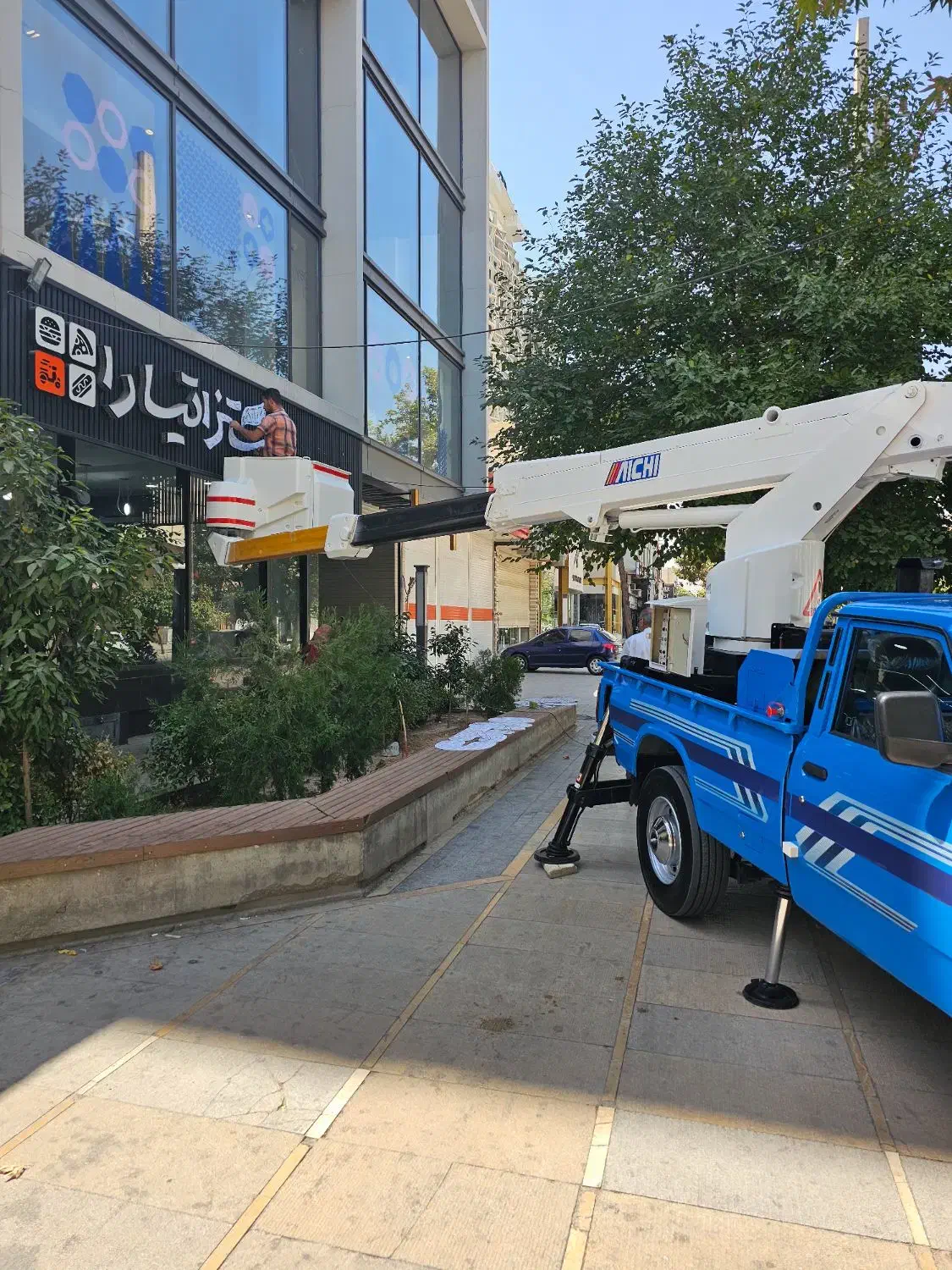 نیسان بالابر نیسان جرثقیل(ارتفاع ۱۲) تابلو نفر بر|خدمات حمل و نقل|شیراز, شهرک والفجر|دیوار