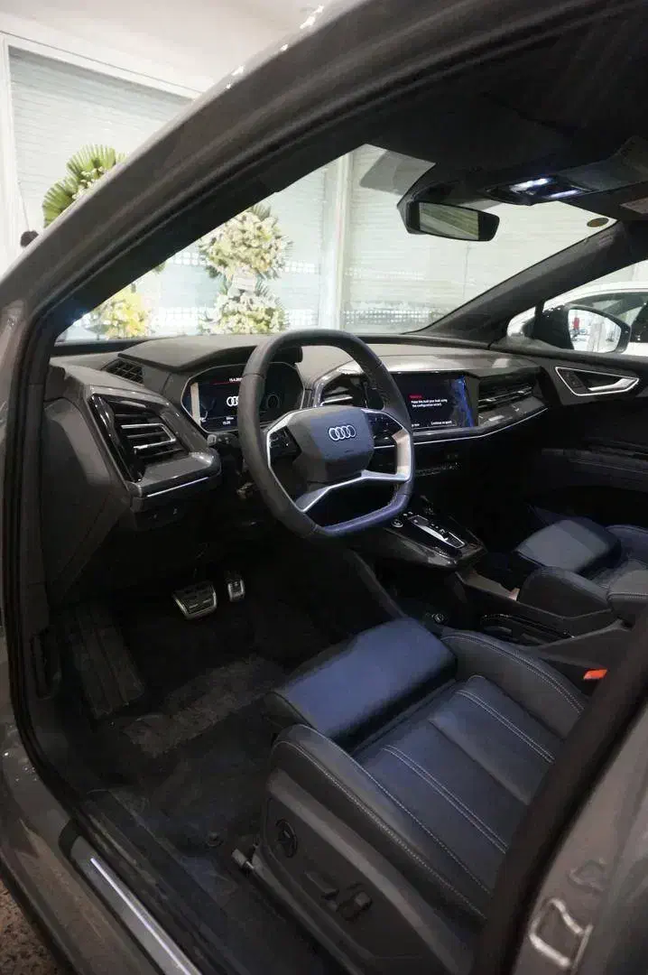 آئودی Q4 مدل 2025/ خسروانی / AUDI Q4 -40 e-tron|خودرو سواری و وانت|تهران, حکمت|دیوار