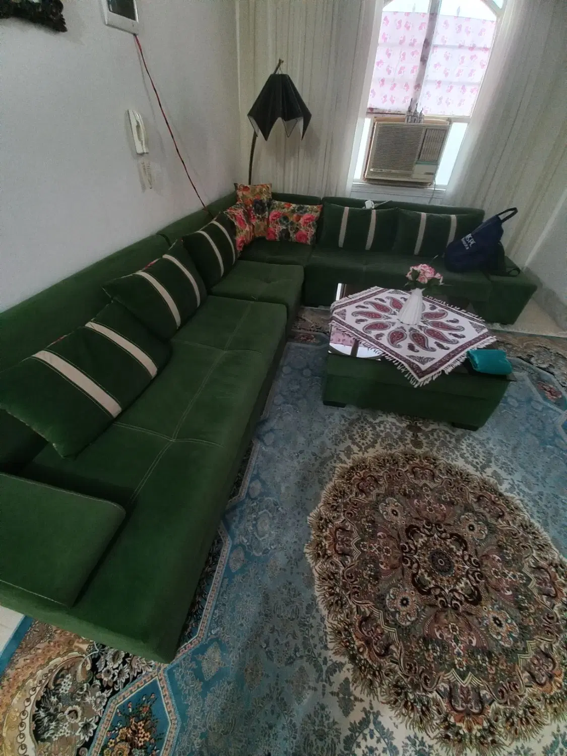 مبل راحتی|مبلمان خانگی و میز عسلی|آبپخش, |دیوار