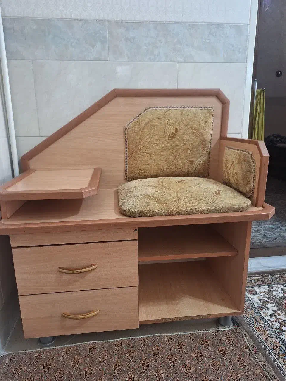 میز تلفن سالم و جادار|میز تلفن|یزد, |دیوار