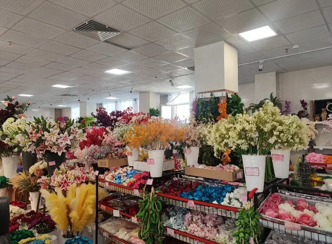 استخدام نیروی خانم در فروشگاه گل پخش|استخدام خدمات فروشگاه و رستوران|خمینیشهر, |دیوار