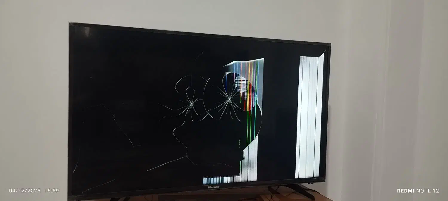 تلویزیون پنل شکسته|تلویزیون و پروژکتور|رشت, کوی قدس|دیوار