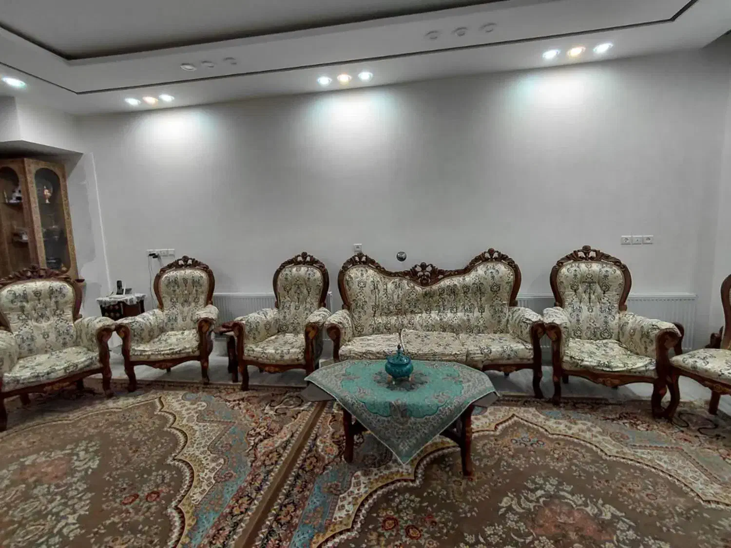 مبل سلطنتی کلاسیک|مبلمان خانگی و میز عسلی|آباده, |دیوار