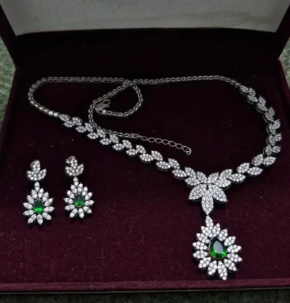 نقره/نیم ست نقره/گردنبند و گوشواره نقره|جواهرات|مشهد, هفده شهریور|دیوار