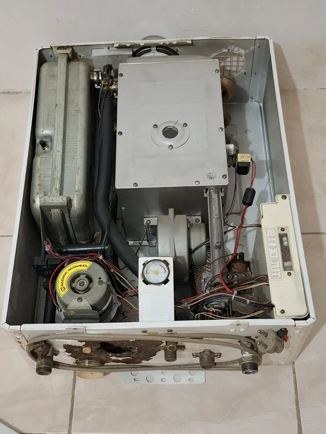 پکیج دوو|آبگرمکن، پکیج، شوفاژ|شاهینشهر, مسکن مهر|دیوار