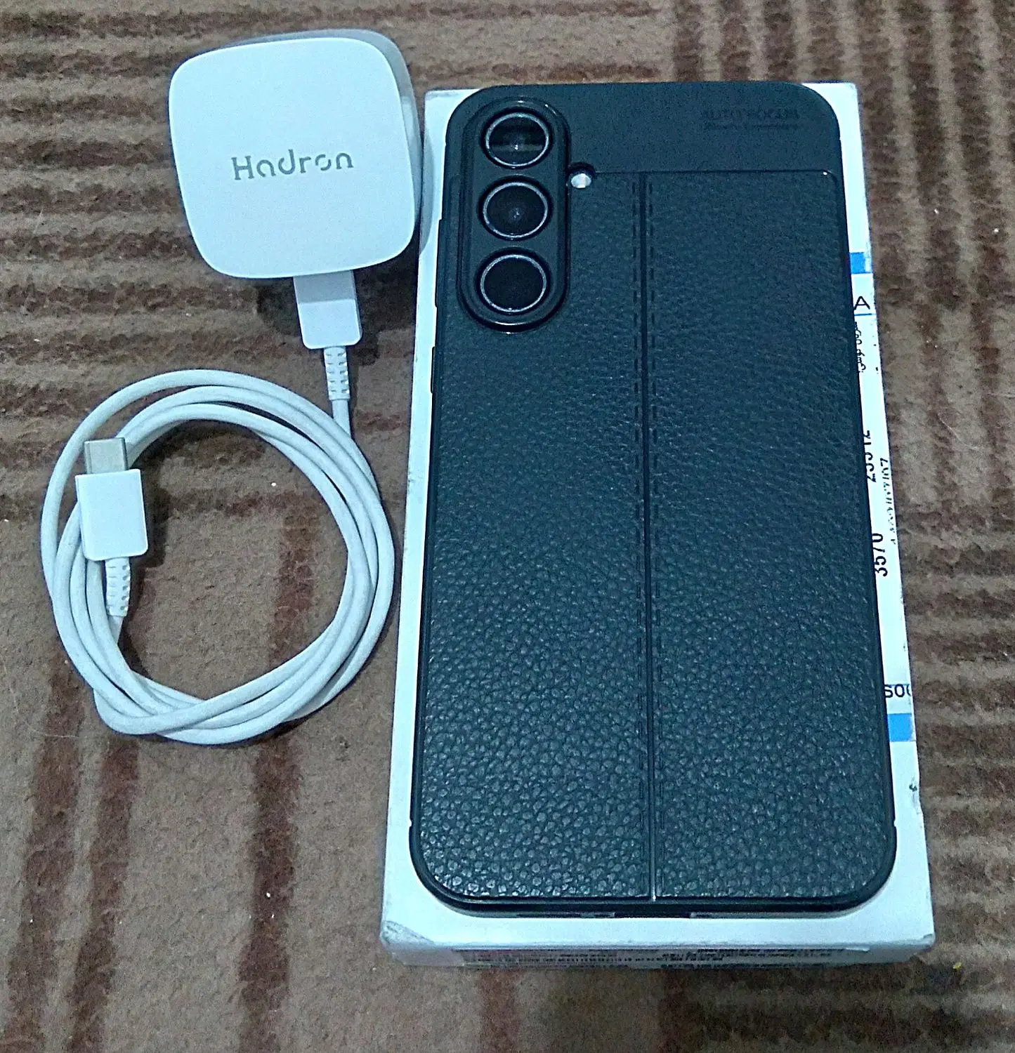 a55|موبایل|میانه, |دیوار