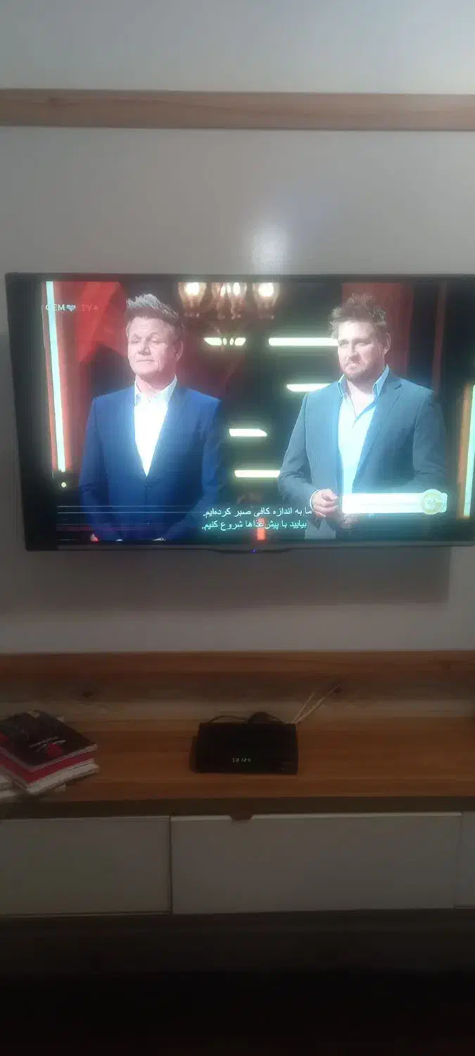 تلویزیون ۴۲ اینچ پنل شکسته|تلویزیون و پروژکتور|بندر ترکمن, |دیوار