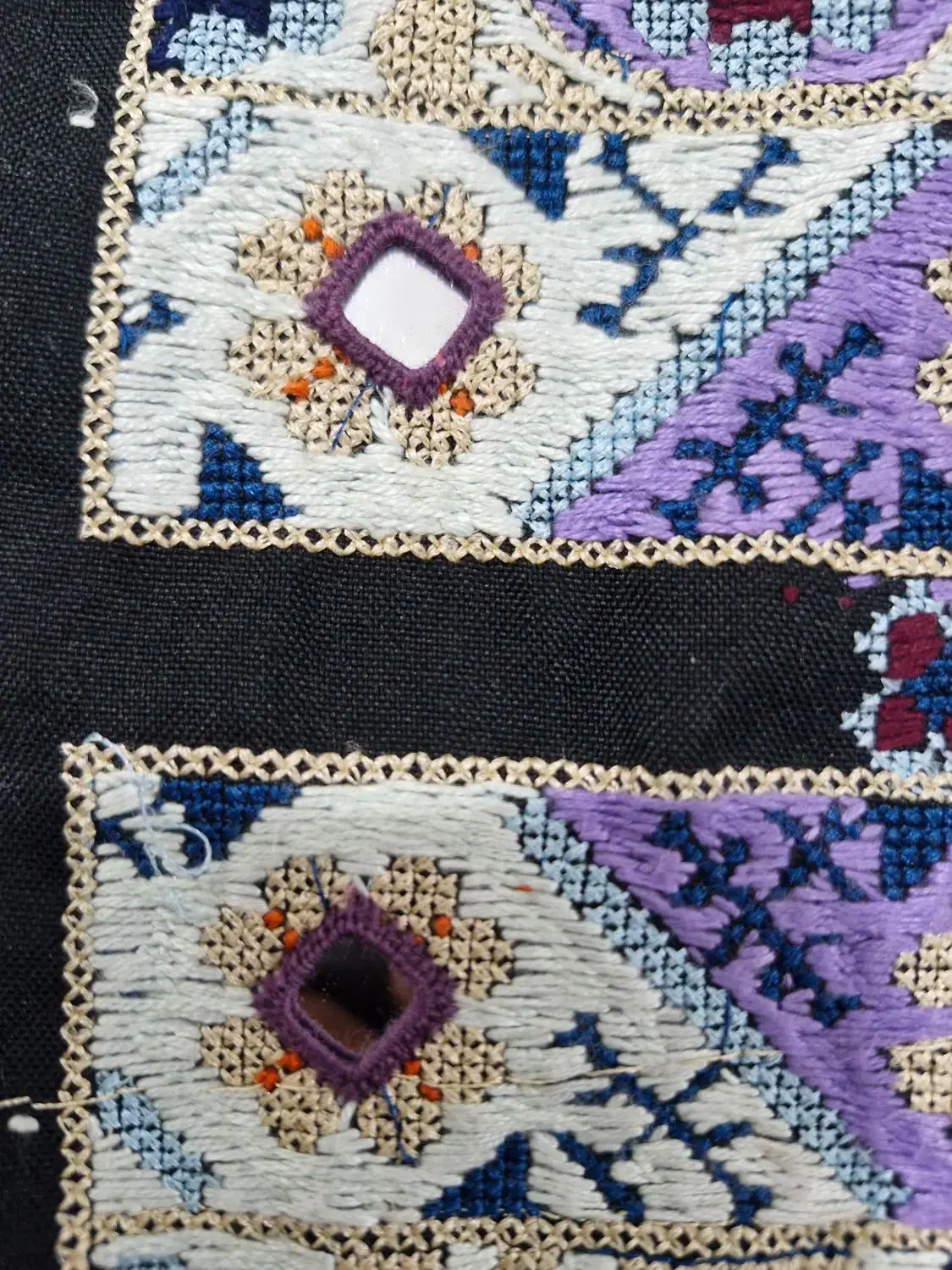 دوخت آینه|آینه|زاهدان, |دیوار