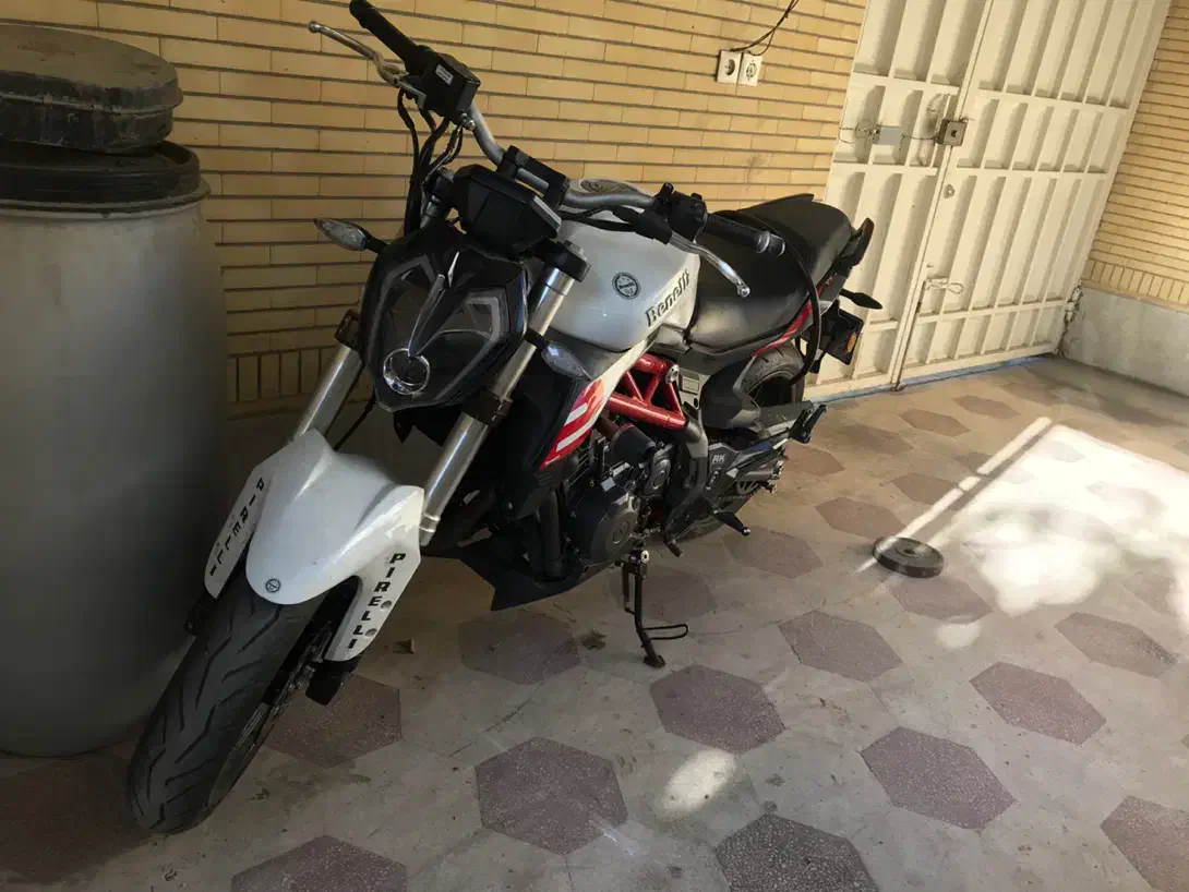 موتور بنلی ۳۰۰ مدل ۹۹|موتورسیکلت|شیراز, فخرآباد (دروازه کازرون)|دیوار