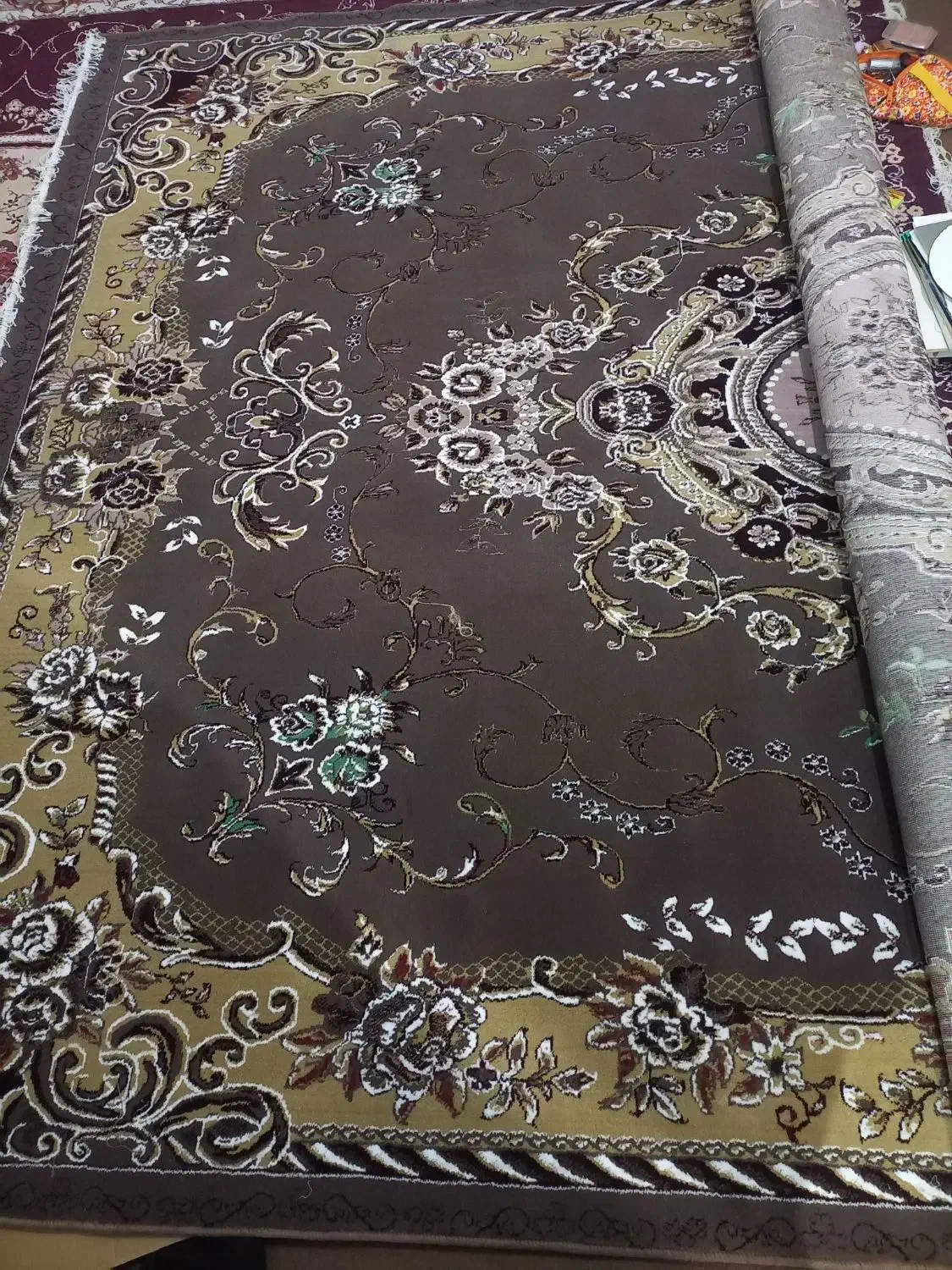 فروش فوری قالی ۹ متری ۷۰۰ شانه کاملا نو|فرش|شوش, |دیوار