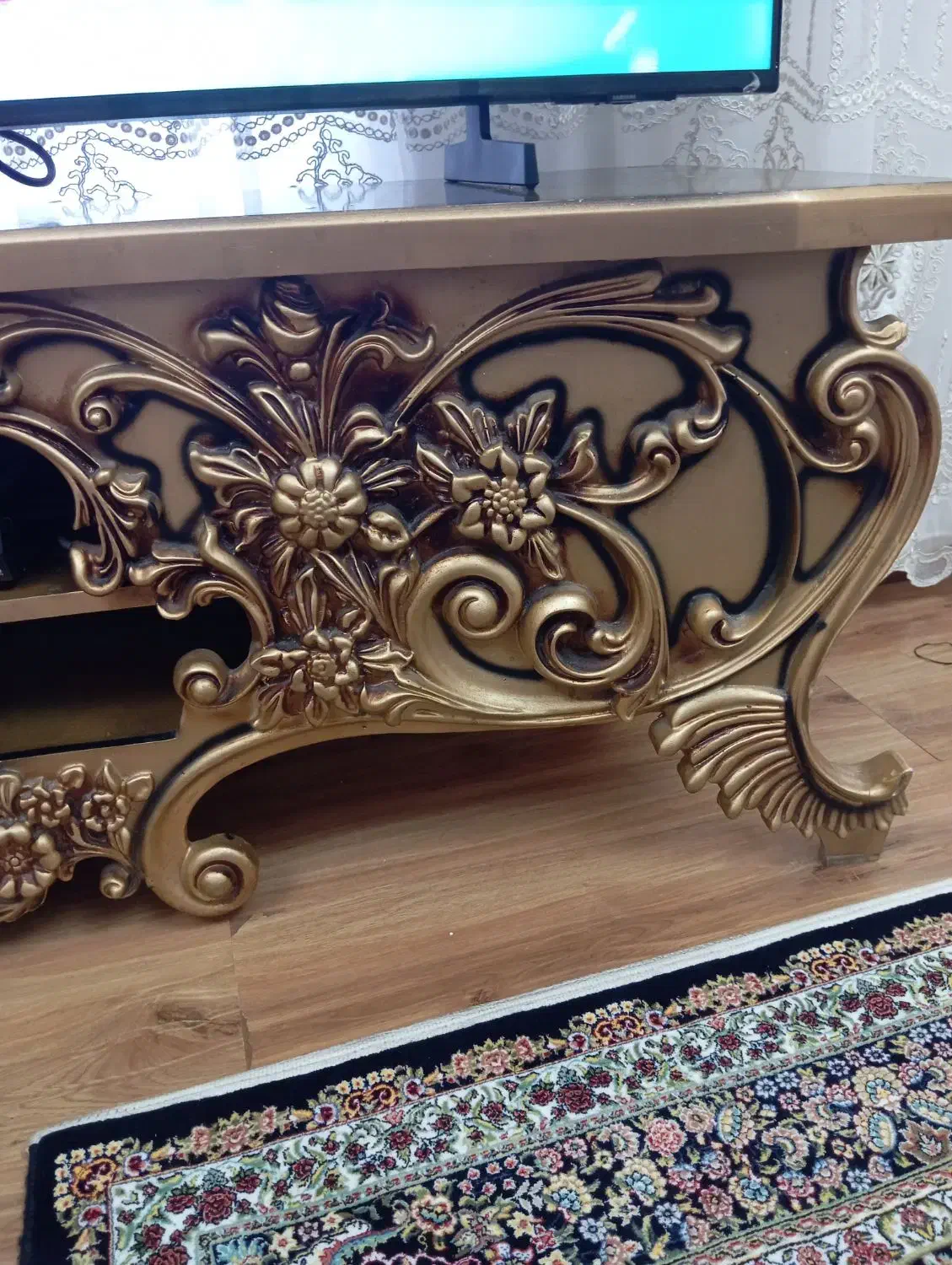 میز تلویزیون چوبی|میز تلویزیون|میانه, |دیوار