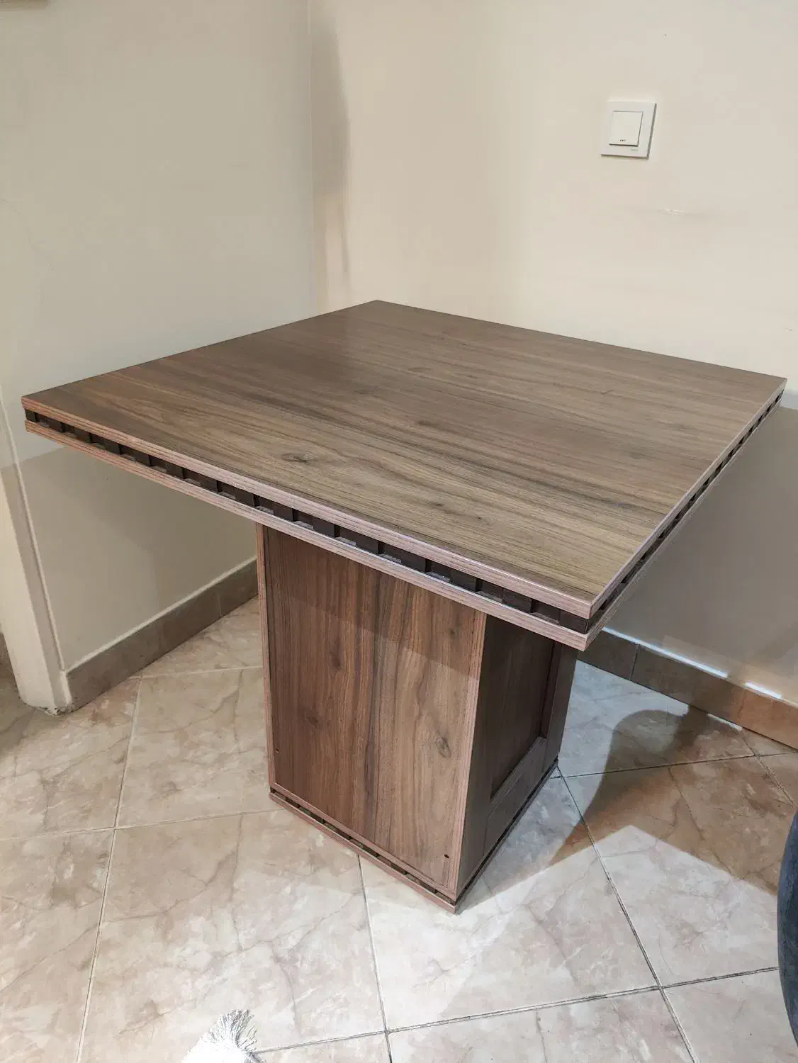 میز مربعی چوبی ۸۰x۸۰|میز تحریر و کامپیوتر|تهران, حشمتیه|دیوار