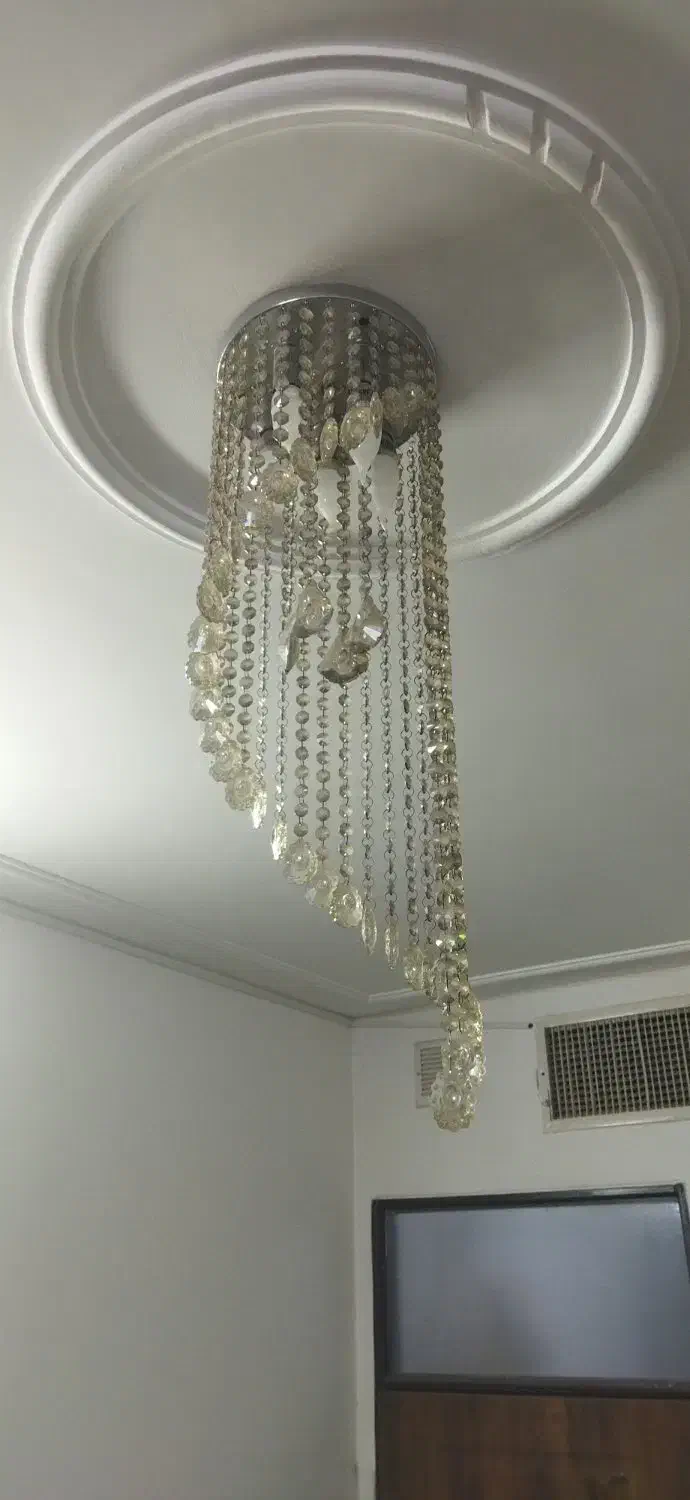 لوستر کریستالی تمیز وسالم|لوستر و چراغ آویز|قم, شهرک فاطمیه|دیوار