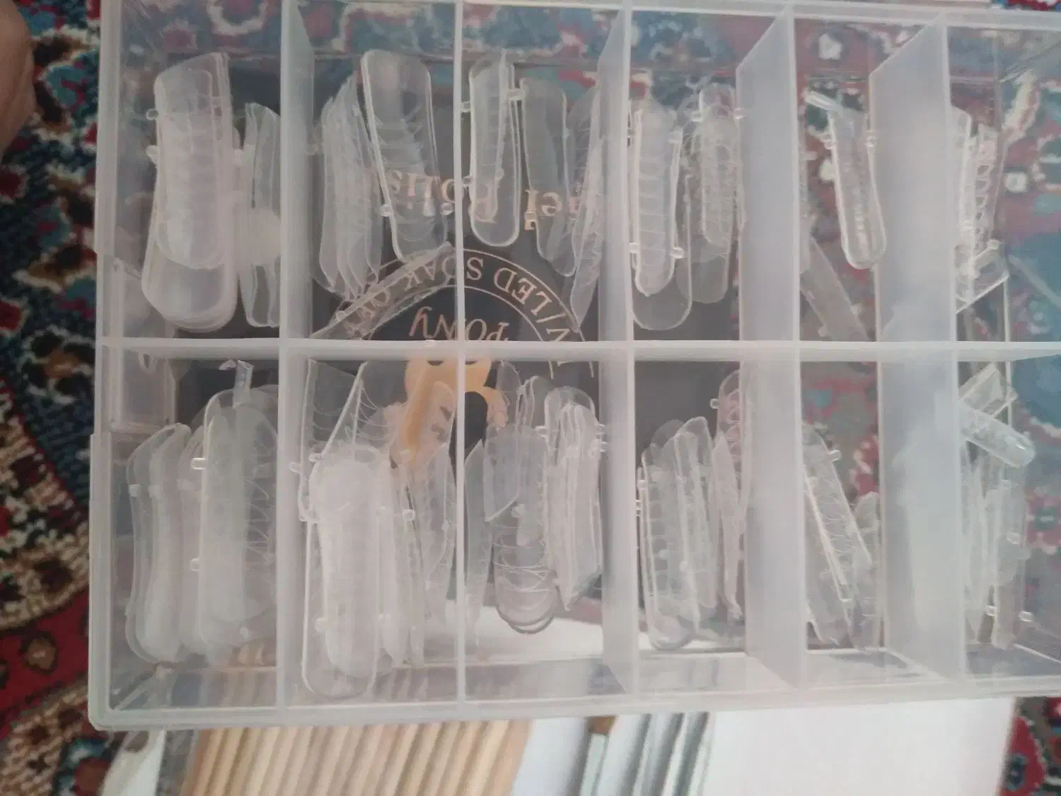 وسایل کاشت ناخن|آرایشگاه و سالن‌های زیبایی|زنجان, |دیوار