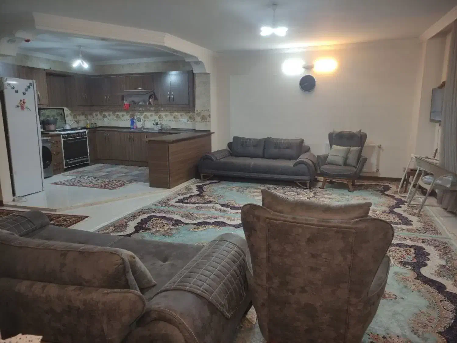 آپارتمان ۱۱۰ متری مرکز شهر خیابان کمال|فروش آپارتمان|اصفهان, جویباره|دیوار