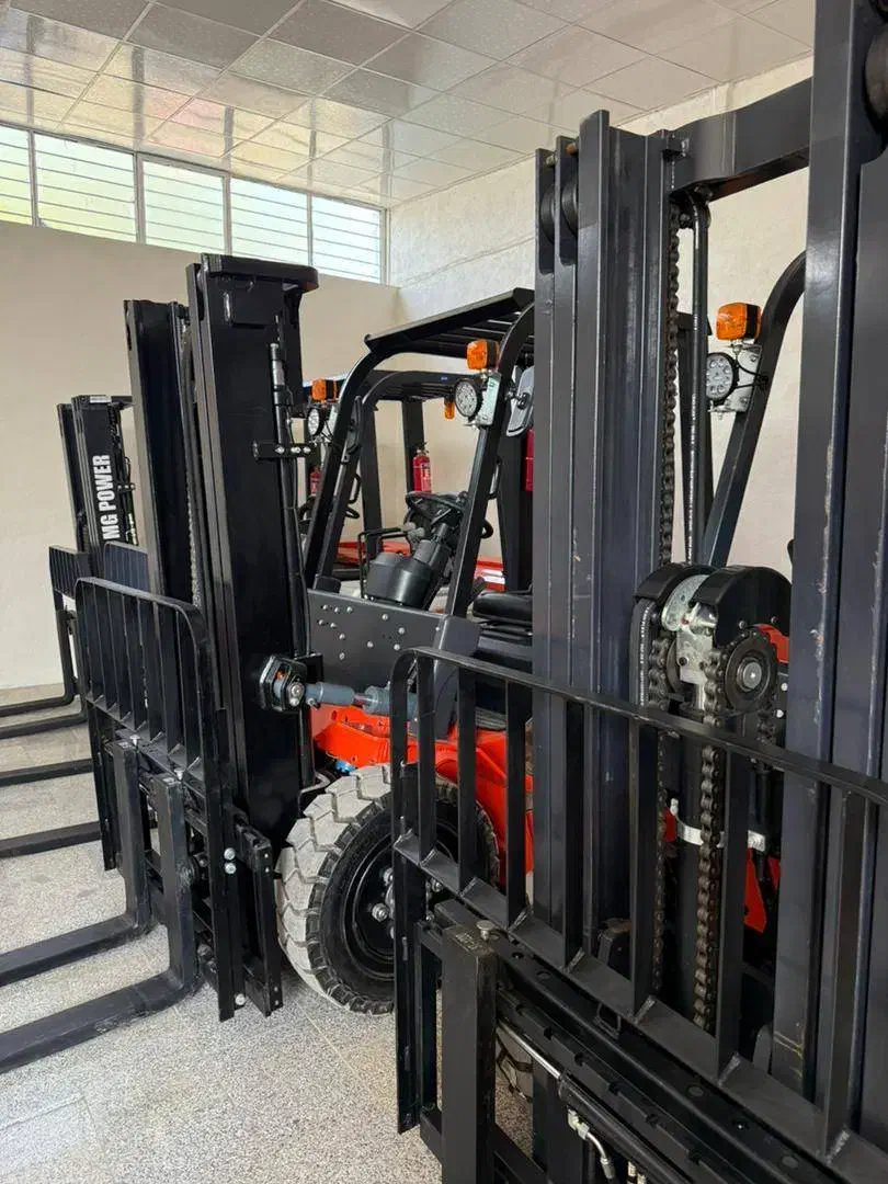 فروش انواع لیفتراک در ابعاد و تناژ مختلف|ماشینآلات صنعتی|رشت, پسیخان|دیوار