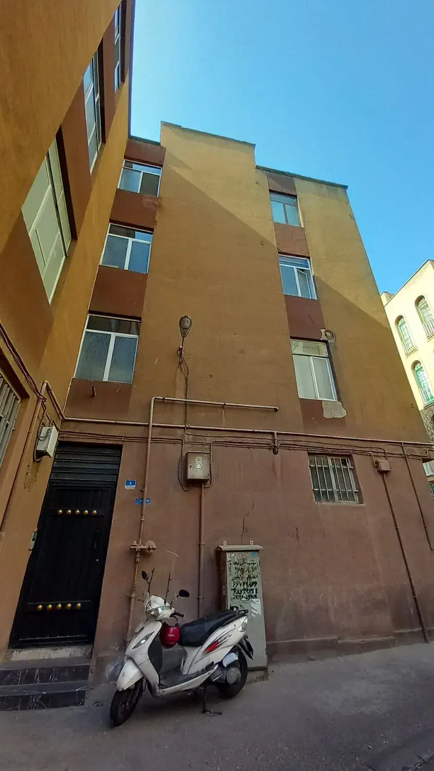 ۱۲۰ متر آپارتمان انقلاب ابوریحان