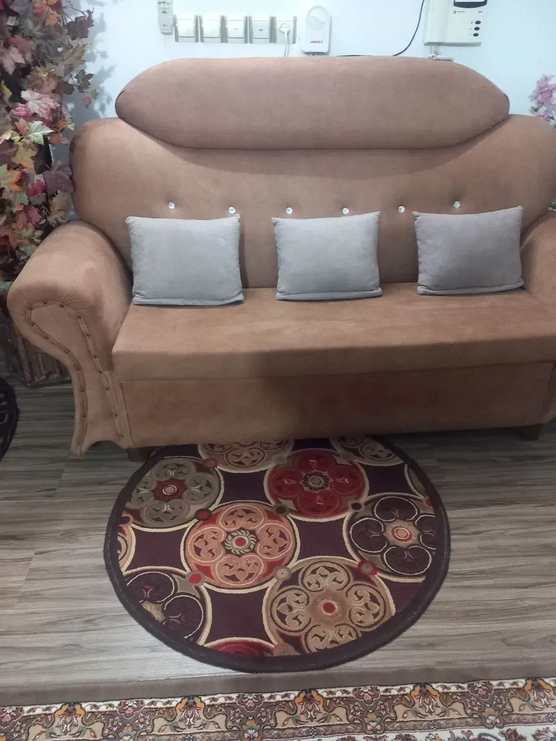 مبل هفت نفره تمیز و پر|مبلمان خانگی و میز عسلی|ساری, |دیوار