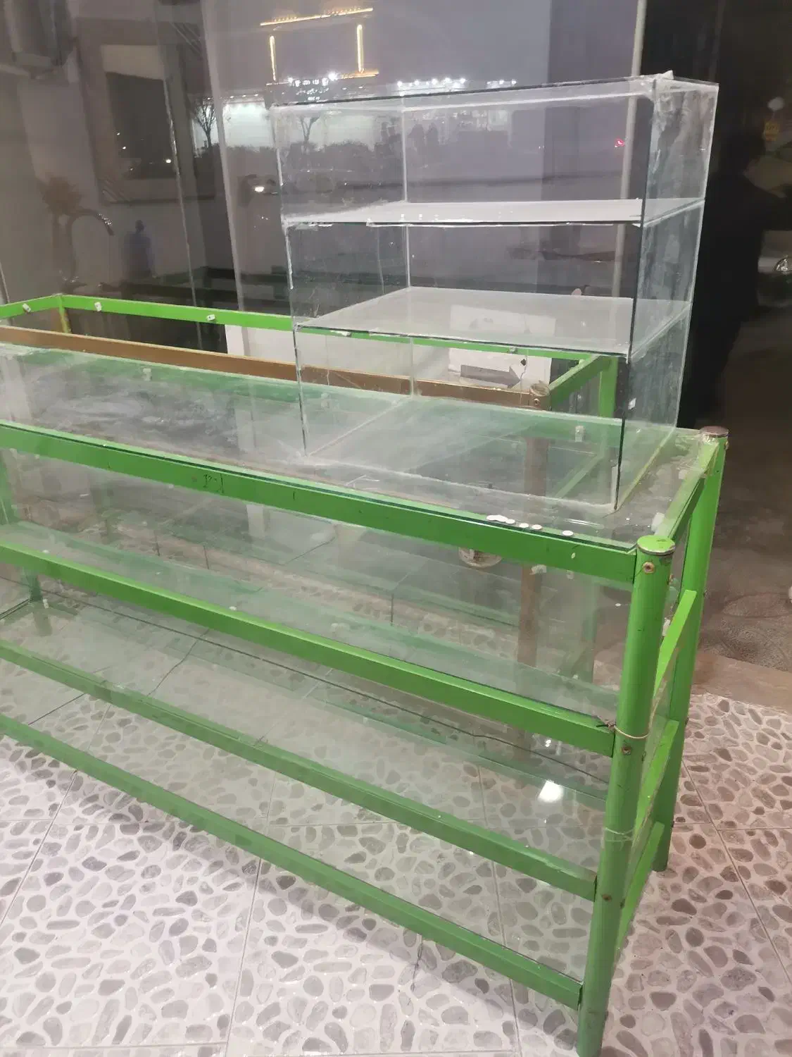 ویترین|فروشگاه و مغازه|قم, علی آباد سعدگان|دیوار