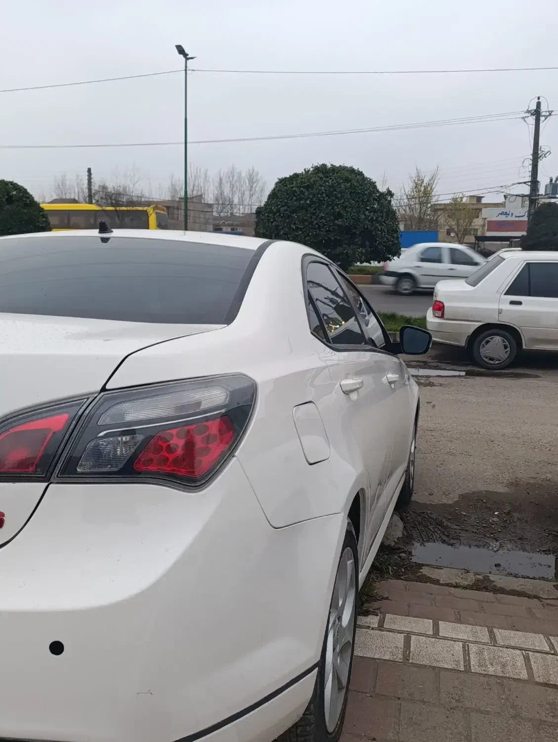 Mj2013|خودرو سواری و وانت|رشت, منظریه|دیوار