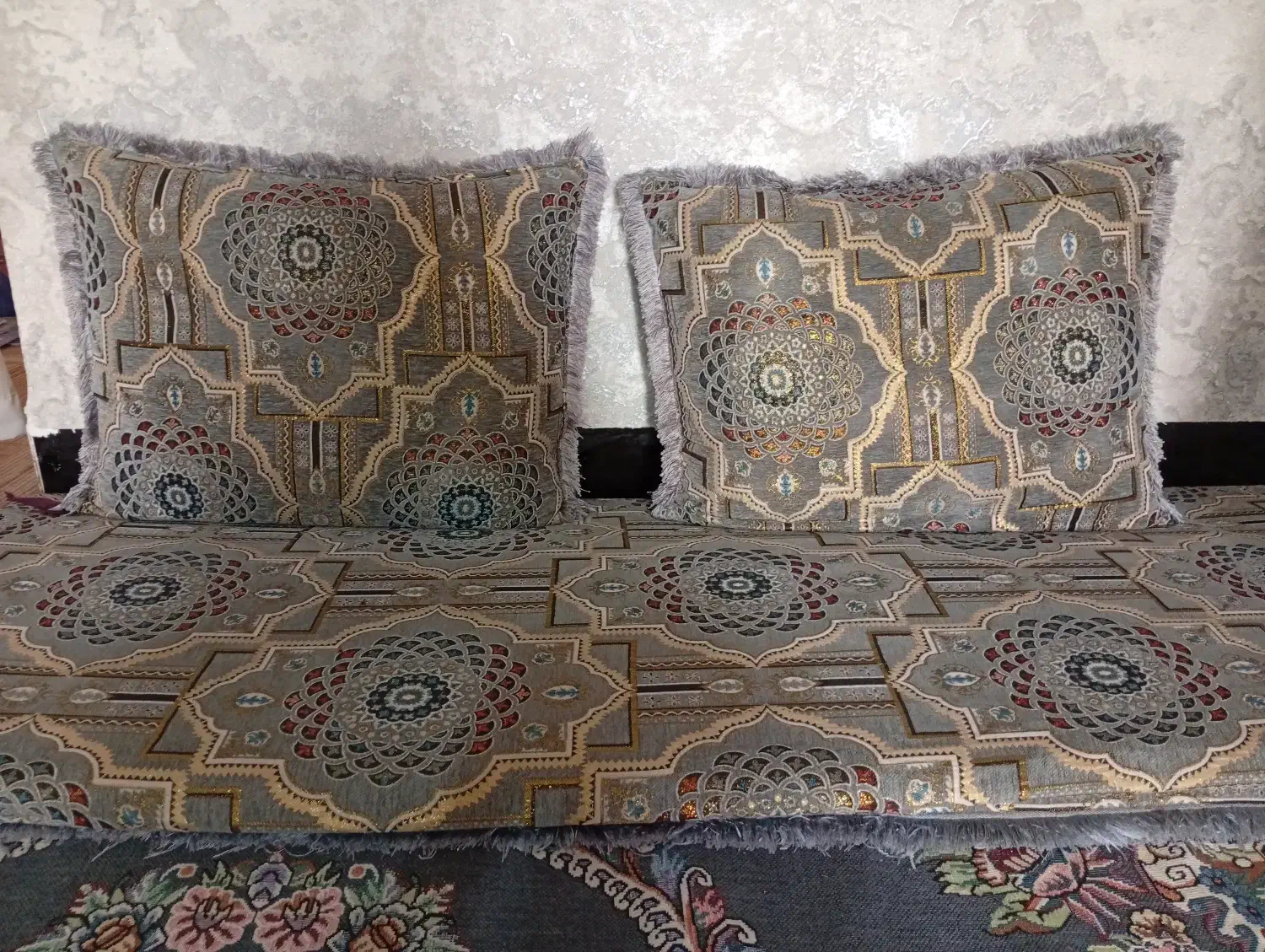 روبالشتی وتشکچی|سرویس روتختی|بندر دیر, |دیوار