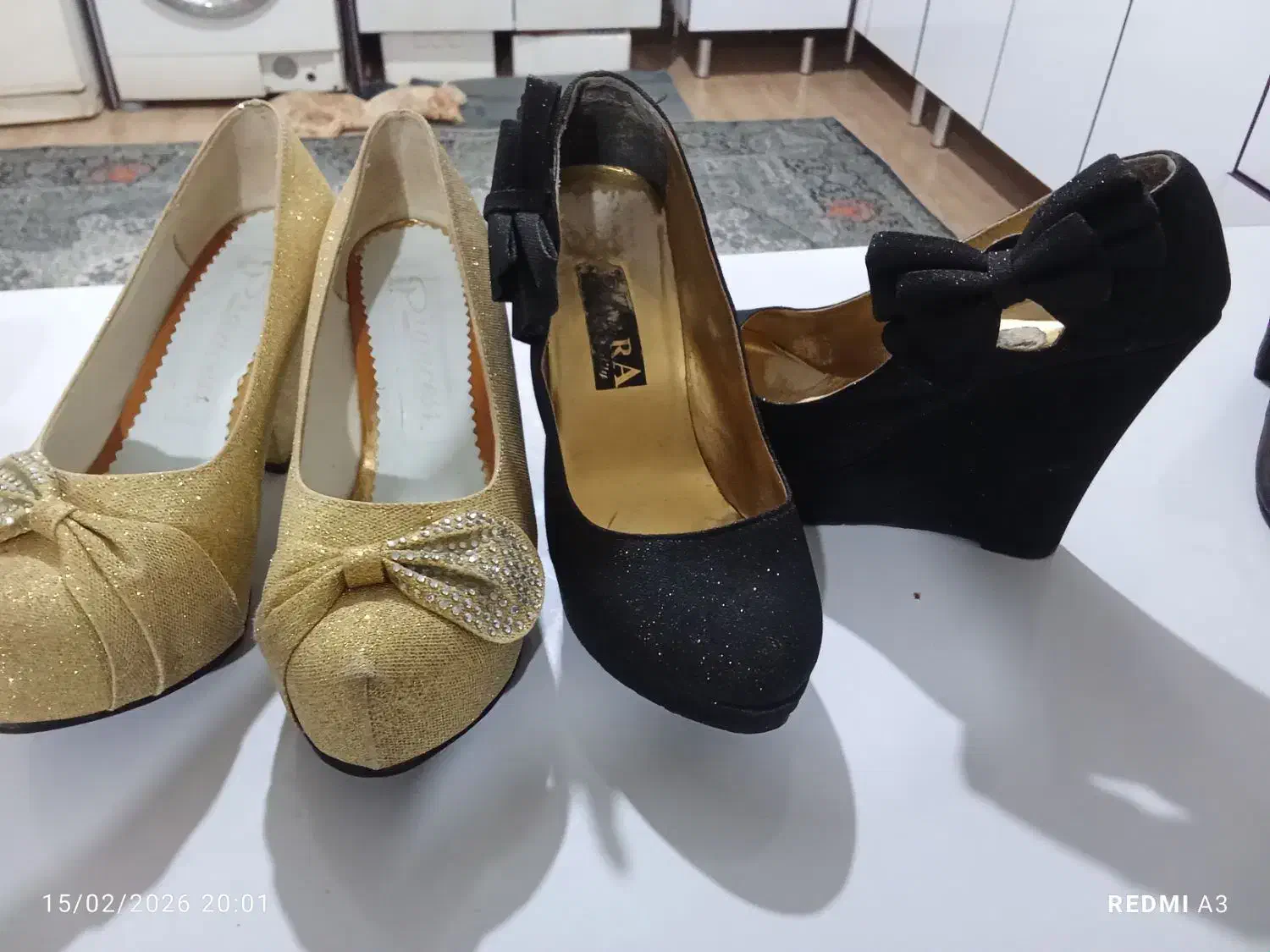 کفش مجلسی|کیف، کفش، کمربند|شیروان (خراسان), |دیوار