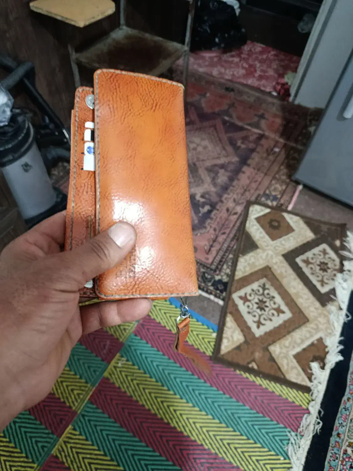 گم.|اشیا|سیرجان, |دیوار