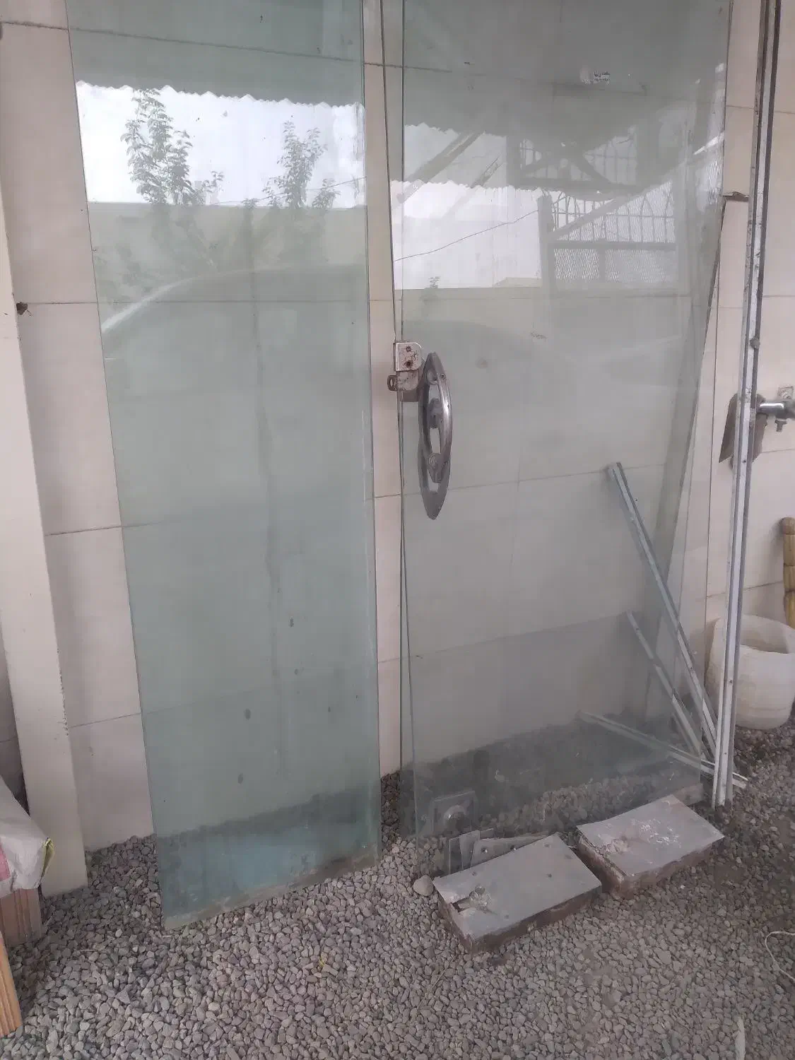 شیشه سکوریت مغازه سالم|مصالح و تجهیزات ساختمان|فاضل آباد, |دیوار