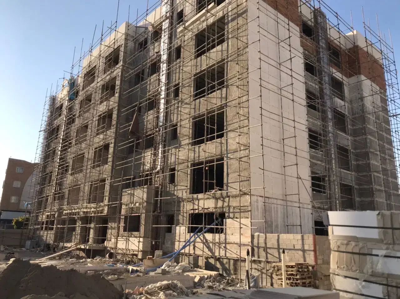 استخدام بنا و سرامیک کار|استخدام معماری، عمران و ساختمانی|اسلامشهر, شهرک مفیدی|دیوار