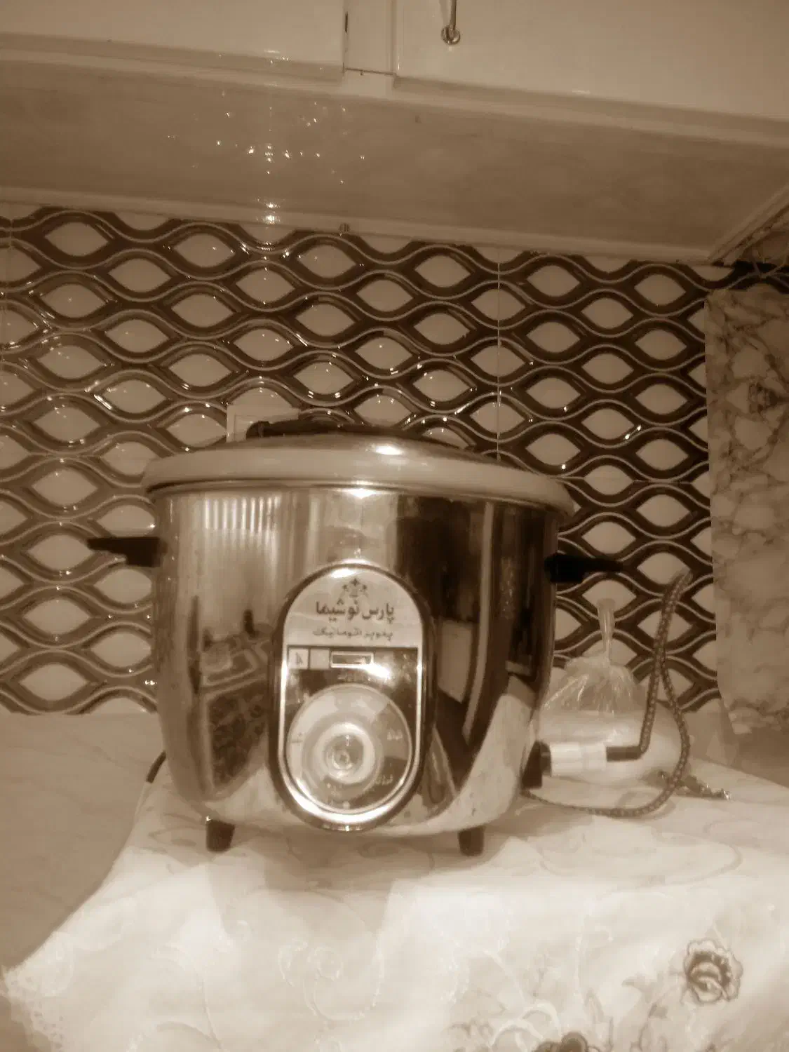 باسلام یک عدد پلوپز نوشیما سالم|ظروف پختوپز|باسمنج, |دیوار