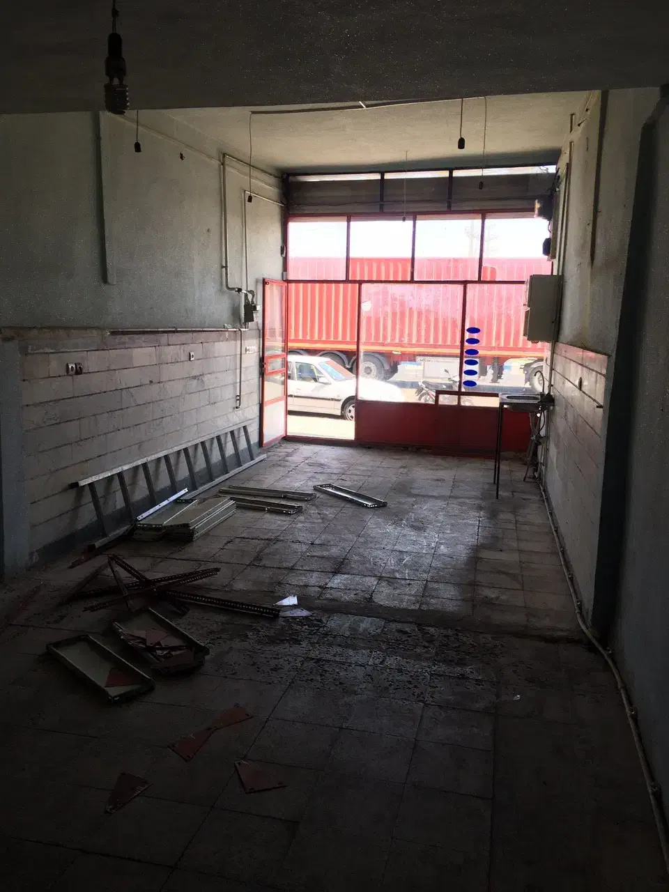 مغازه|اجارهٔ مغازه و غرفه|میانه, |دیوار