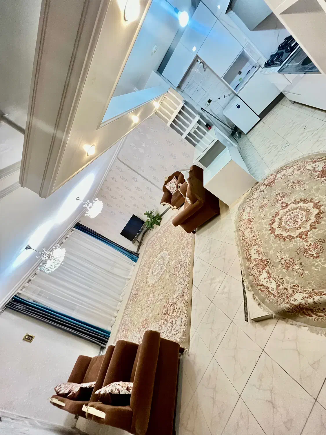 مبله صدرا دو خواب لوکس|اجارهٔ کوتاه‌مدت آپارتمان و سوئیت|شیراز, شهرک گلستان|دیوار