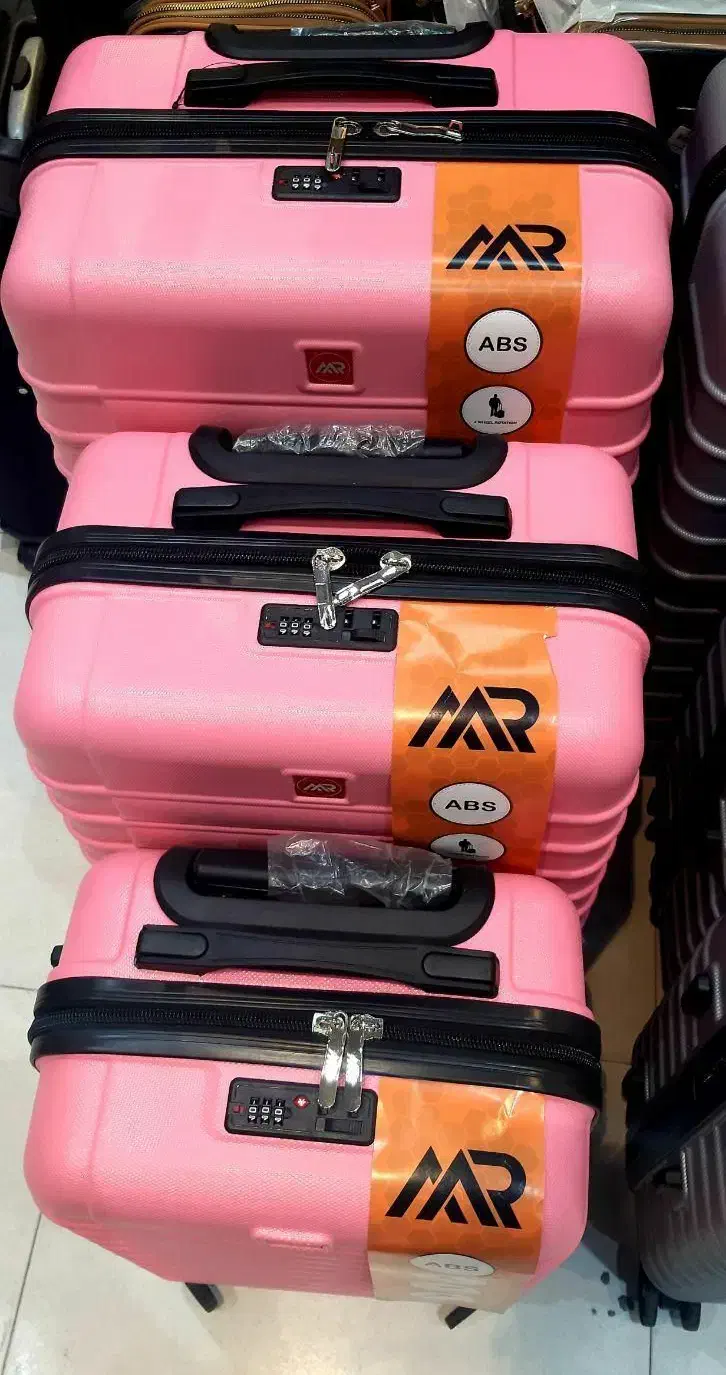 چمدان MR در حراج/اکونومی ۱۰۰درصدنشکن(ارسال رایگان)|کیف، کفش، کمربند|مشهد, آزادشهر|دیوار