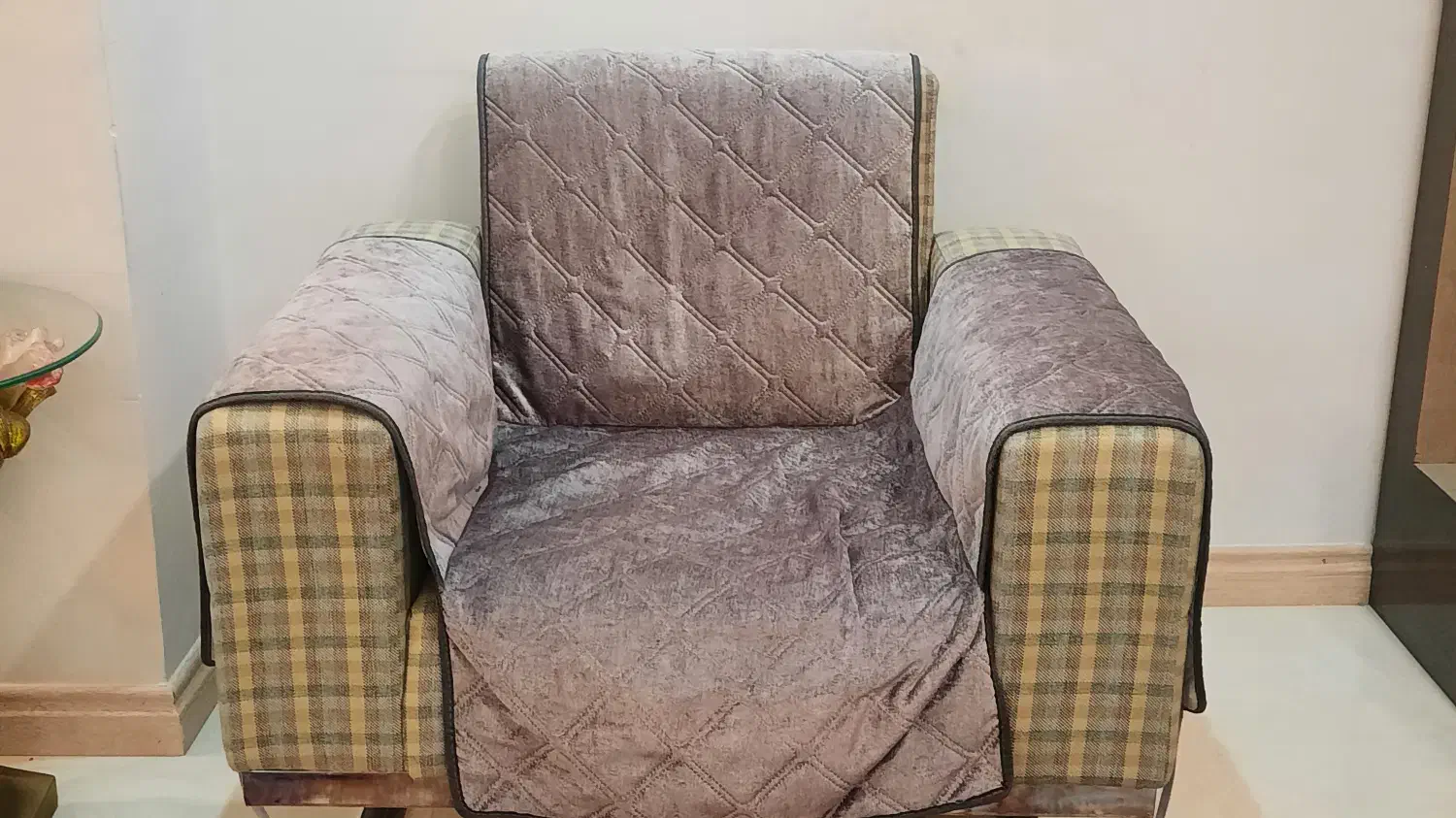 مبلمان ۷نفره تخت خواب شو|مبلمان خانگی و میز عسلی|مشهد, چهارچشمه|دیوار