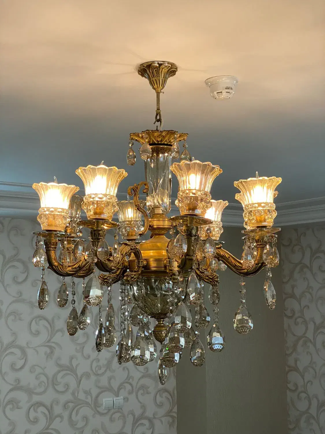 لوستر برنز لوکس ساخت اصفهان. ۸ شاخه و ۶ شاخه|لوستر و چراغ آویز|بجنورد, |دیوار