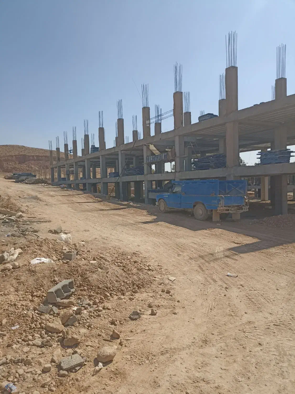 نیازمند کارگر ارماتور وقالبنددرشهرشیراز|استخدام معماری، عمران و ساختمانی|فارسان, |دیوار