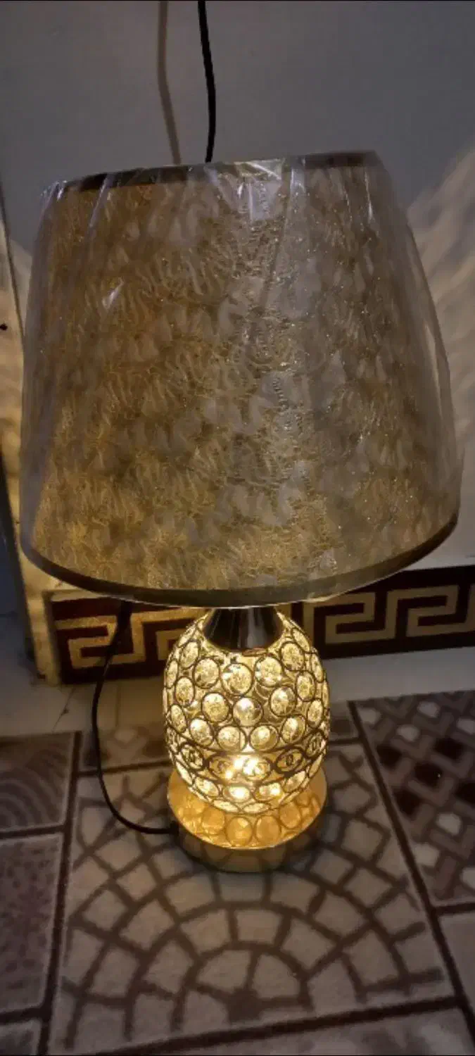 آینه و میز|آینه|بهارستان, |دیوار