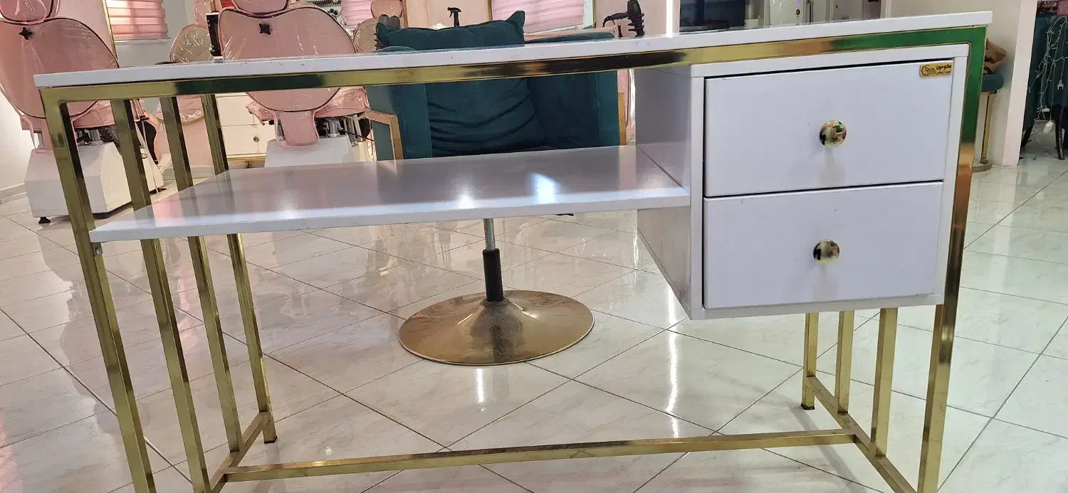 میز ناخن|آرایشگاه و سالن‌های زیبایی|تهران, جوادیه|دیوار