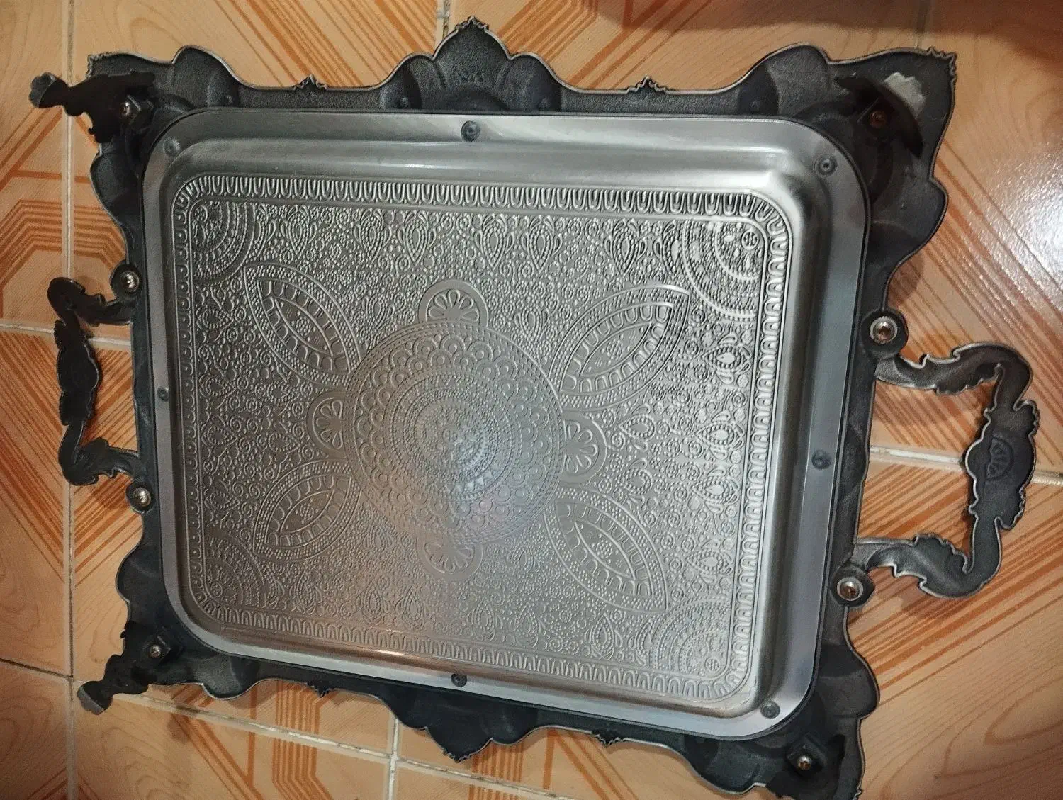 سینی پیوتر نقره ای|ظروف سرو و پذیرایی|نهاوند, |دیوار